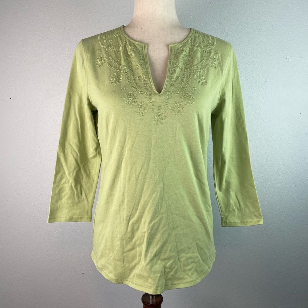 NWT Liz Claiborne Three Quarter Sleeve V-Nevk Top Size S